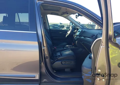 2020 Honda Pilot 2Wd Touring 8 Passenger z USA, uszkodzony, nr VIN 5FNYF5H97LB007227